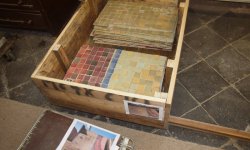 Platten in Kisten